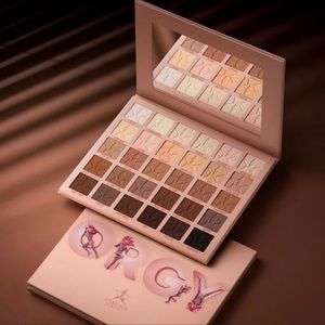 Jeffrey Star Orgy eyeshadow palette